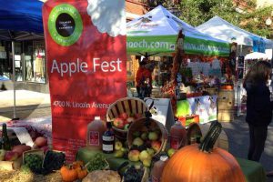 Photo: www.lincolnsquare.org/slesh-apple-fest