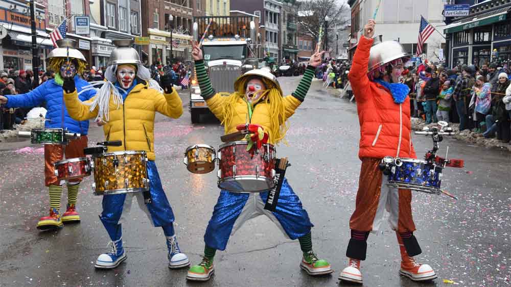 Photo: www.saranaclakewintercarnival.com
